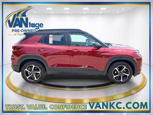Used 2023 Chevrolet TrailBlazer RS w/ Sun and Liftgate Package AWD/4WD image 5