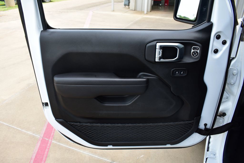 Used 2025 Jeep Gladiator Sport AWD/4WD image 15