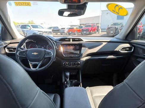 Used 2022 Chevrolet TrailBlazer LT w/ Sun and Liftgate Package AWD/4WD image 15