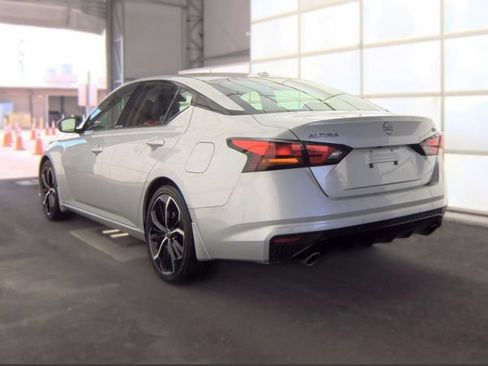 Used 2024 Nissan Altima 2.5 SR FWD image 4