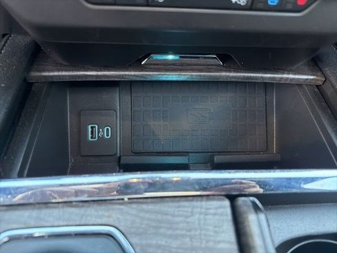 Used 2021 Ford Expedition Limited image 19