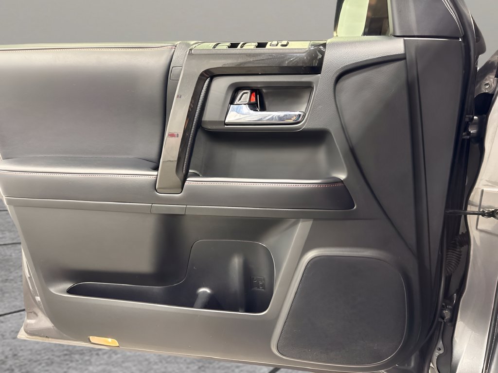 Used 2019 Toyota 4Runner TRD Off-Road Premium AWD/4WD image 16