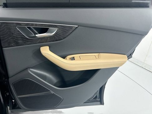 Used 2025 Audi Q8 Premium Plus image 26