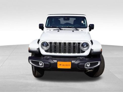 Used 2024 Jeep Wrangler Sahara image 12