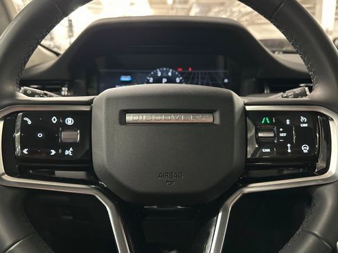 Used 2025 Land Rover Discovery Sport S image 18