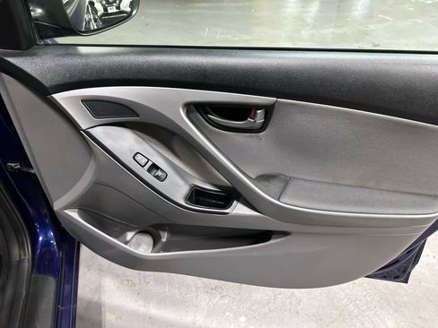 Used 2014 Hyundai Elantra SE w/ Option Group 02 image 18