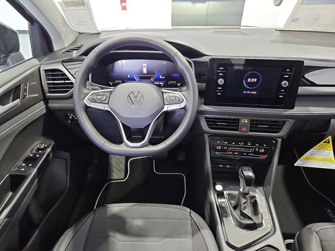 New 2026 Volkswagen Taos SE FWD image 14