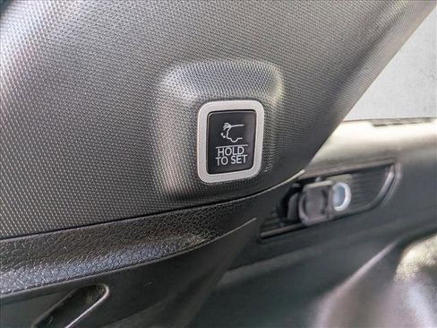 Used 2024 Jeep Grand Cherokee Altitude AWD/4WD image 7