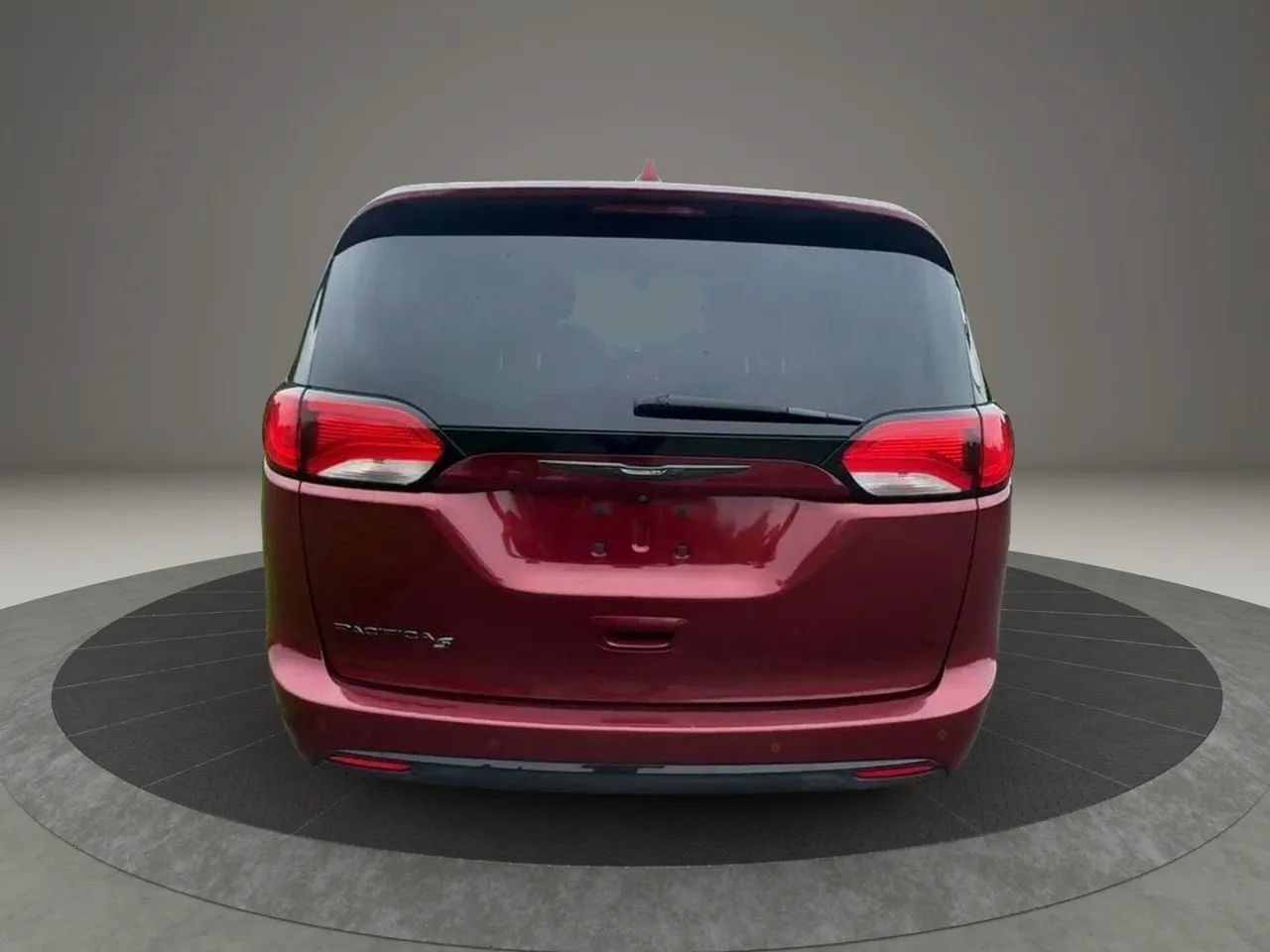 Used 2020 Chrysler Pacifica Touring w/ S Appearance Package FWD image 5