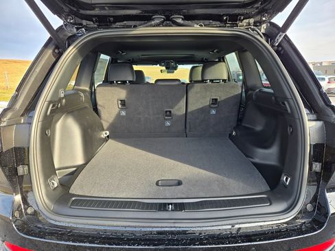 New 2025 Jeep Grand Cherokee Altitude image 29