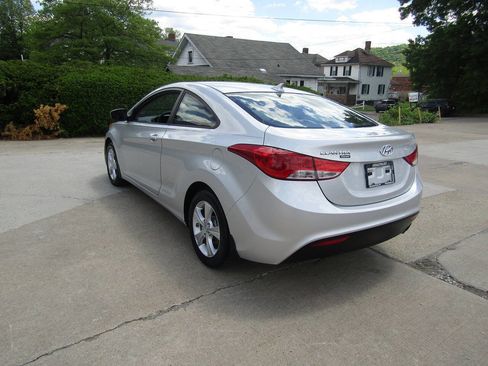 Used 2013 Hyundai Elantra FWD image 8
