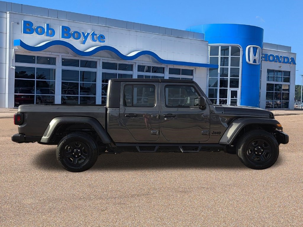 Used 2024 Jeep Gladiator Sport AWD/4WD image 4