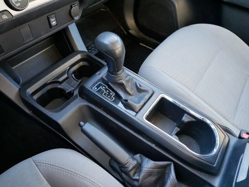 Used 2019 Toyota Tacoma SR image 46