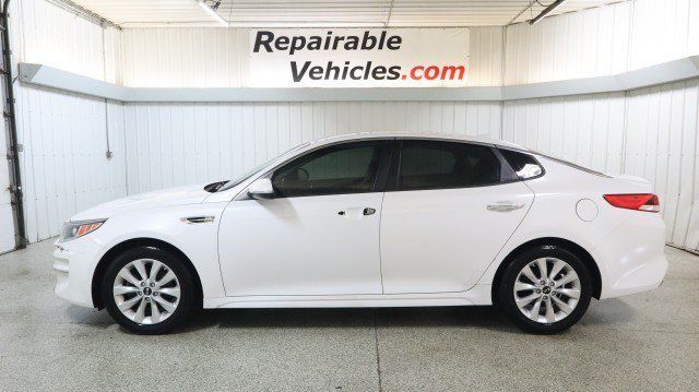 Used 2018 Kia Optima LX w/ 17" Alloy Wheels Package FWD image 1
