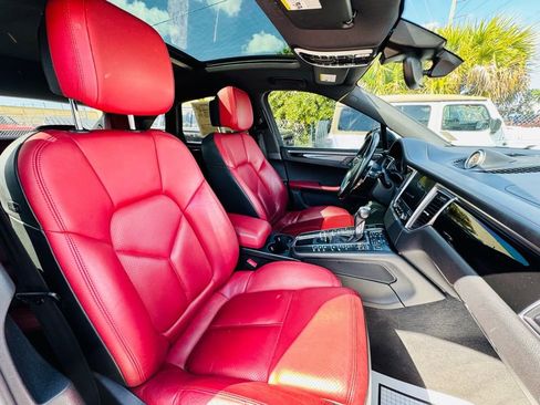 Used 2017 Porsche Macan S image 17