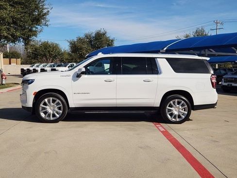 Used 2022 Chevrolet Suburban High Country image 11