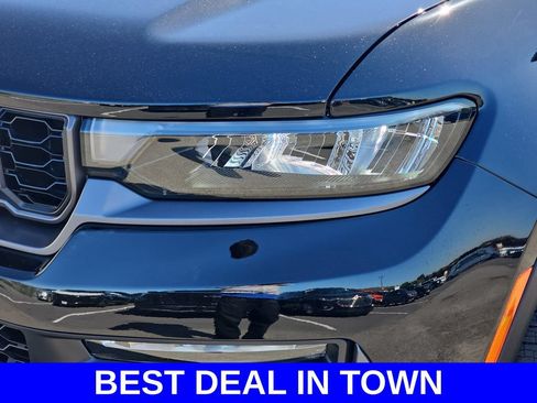New 2026 Jeep Grand Cherokee Limited w/ Limited Altitude Package AWD/4WD image 34