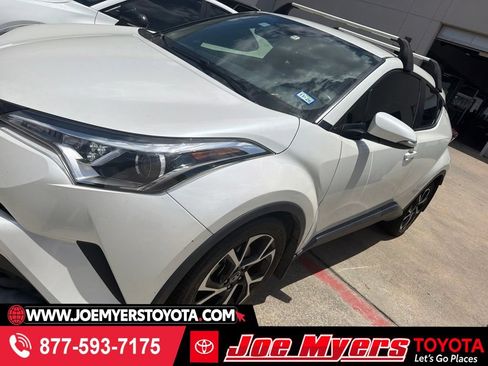 Used 2019 Toyota C-HR XLE FWD image 1