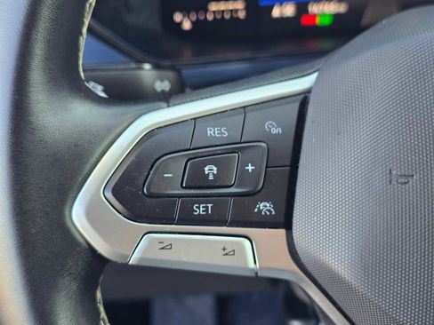 Used 2022 Volkswagen Taos SE w/ Panoramic Sunroof Package image 31