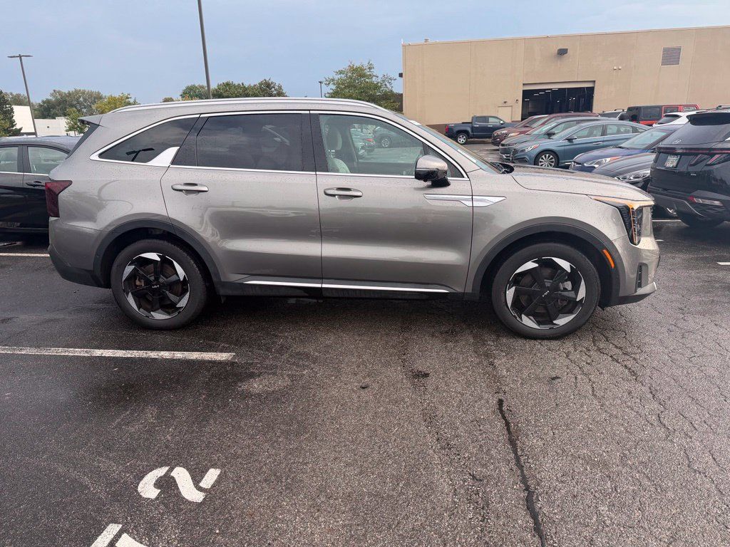 Used 2025 Kia Sorento SX Prestige AWD/4WD image 3