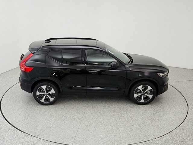 New 2026 Volvo XC40 B5 Plus w/ Protection Package Premier AWD/4WD image 16
