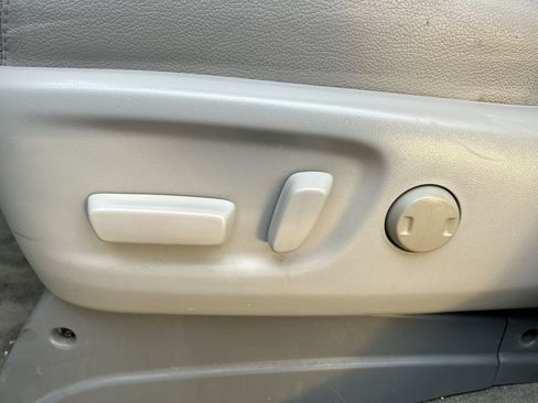 Used 2013 Toyota Sienna XLE FWD image 12