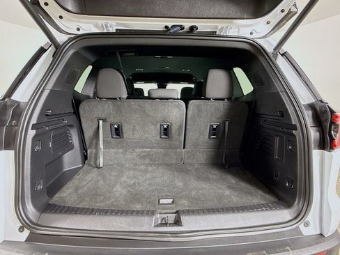 Used 2025 GMC Acadia Elevation AWD/4WD image 30