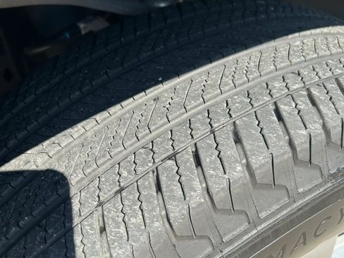 Used 2024 Chevrolet Silverado 1500 LT image 17