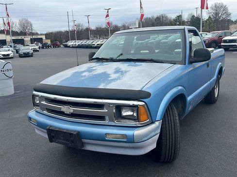 Used 1996 Chevrolet S10 Pickup LS image 24
