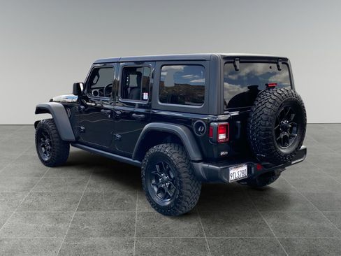 Used 2025 Jeep Wrangler Unlimited Sport AWD/4WD image 3