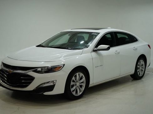 Used 2024 Chevrolet Malibu LT image 3