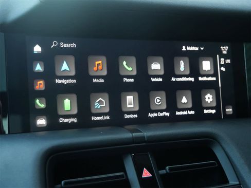 Used 2021 Porsche Taycan image 19