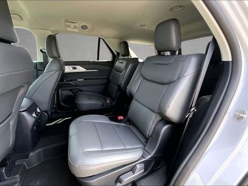 New 2026 Ford Explorer Active AWD/4WD image 10