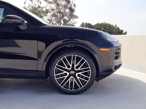 New 2026 Porsche Cayenne Coupe AWD/4WD image 11