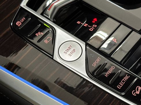 Used 2026 BMW X5 xDrive50e w/ Premium Package image 29