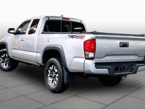 Certified 2017 Toyota Tacoma TRD Off-Road w/ Premium & Technology Package AWD/4WD image 12