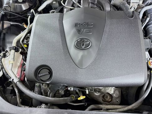 Certified 2020 Toyota Avalon XLE w/ Moonroof Package image 32