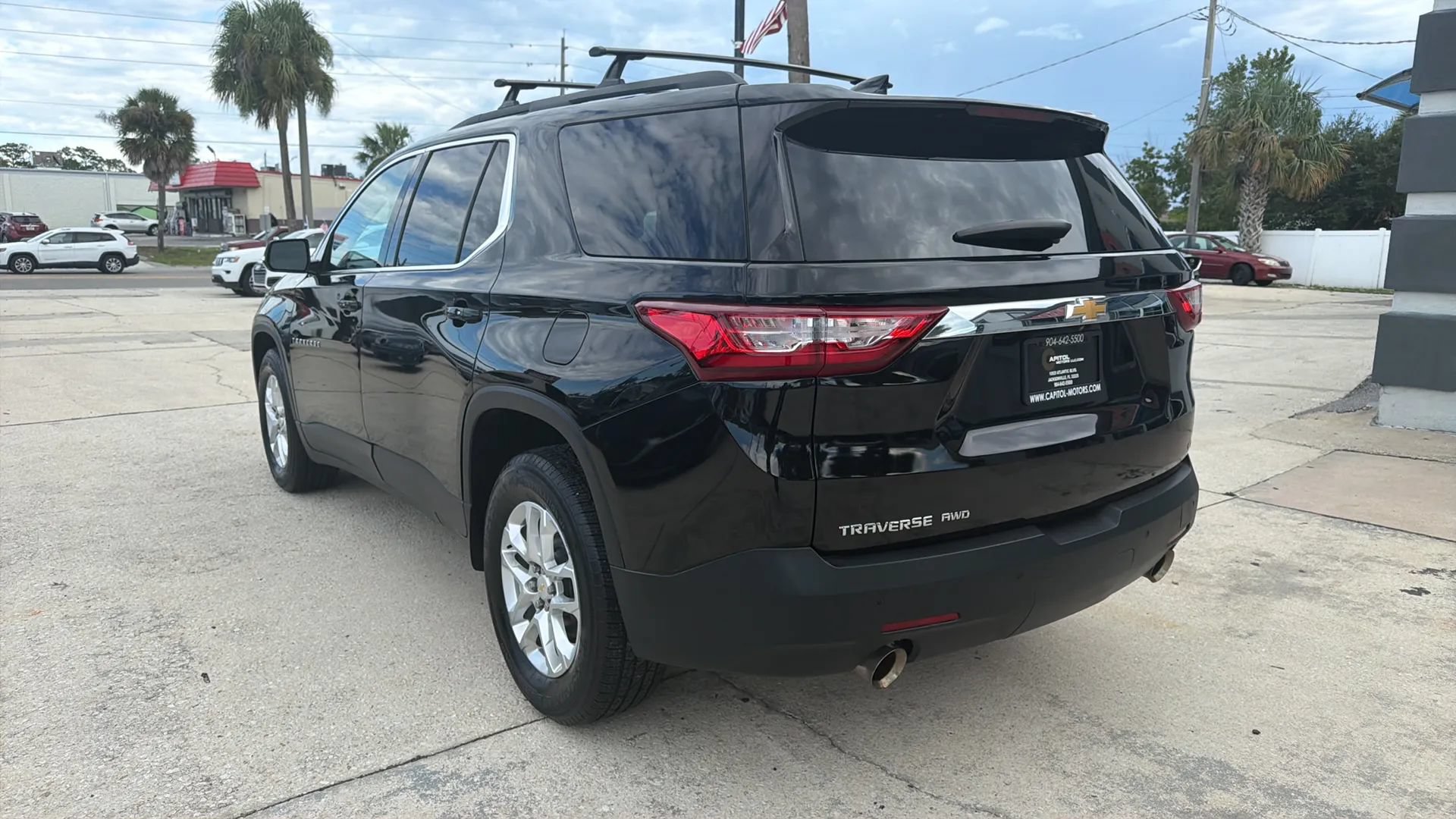 Used 2019 Chevrolet Traverse LT AWD/4WD image 3