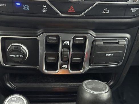 Certified 2022 Jeep Wrangler Unlimited Sahara w/ Cold Weather Group image 38