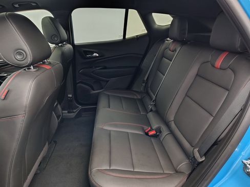 Used 2025 Chevrolet Trax RS w/ Sunroof Package image 26