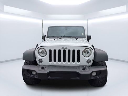 Used 2016 Jeep Wrangler Unlimited Rubicon w/ Connectivity Group AWD/4WD image 8