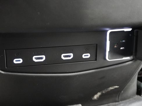 Used 2023 Cadillac Escalade Sport Platinum image 32