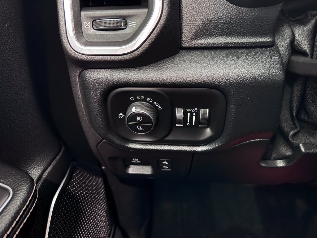 Used 2021 RAM 1500 Laramie w/ Sport Appearance Package AWD/4WD image 25