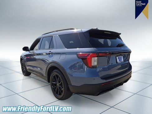 Certified 2025 Ford Explorer ST-Line RWD image 3