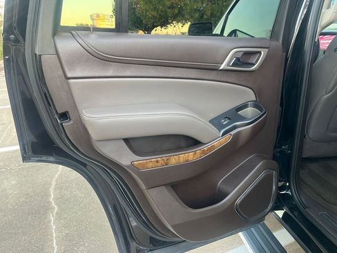 Used 2015 GMC Yukon Denali w/ Premium Package image 16