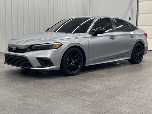 Used 2022 Honda Civic Sport image 4