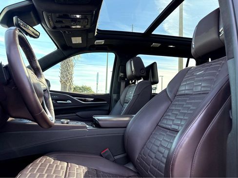 Used 2024 Cadillac Escalade ESV Premium Luxury Platinum image 15