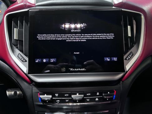 Used 2022 Maserati Ghibli Trofeo image 20