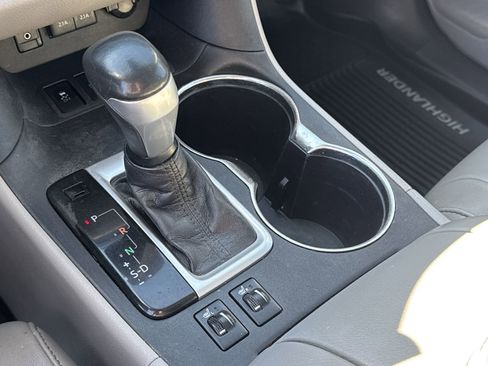 Used 2018 Toyota Highlander XLE image 27