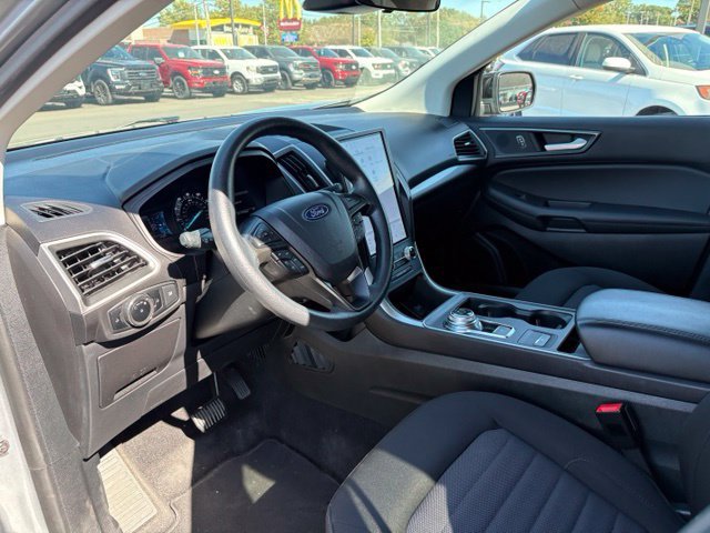 Certified 2024 Ford Edge SE w/ Black Appearance Package AWD/4WD image 18